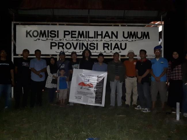 Aksi Solidaritas untuk Petugas Pemilu, Pondok Belantara Adventure Riau nyalakan lilin dukacita